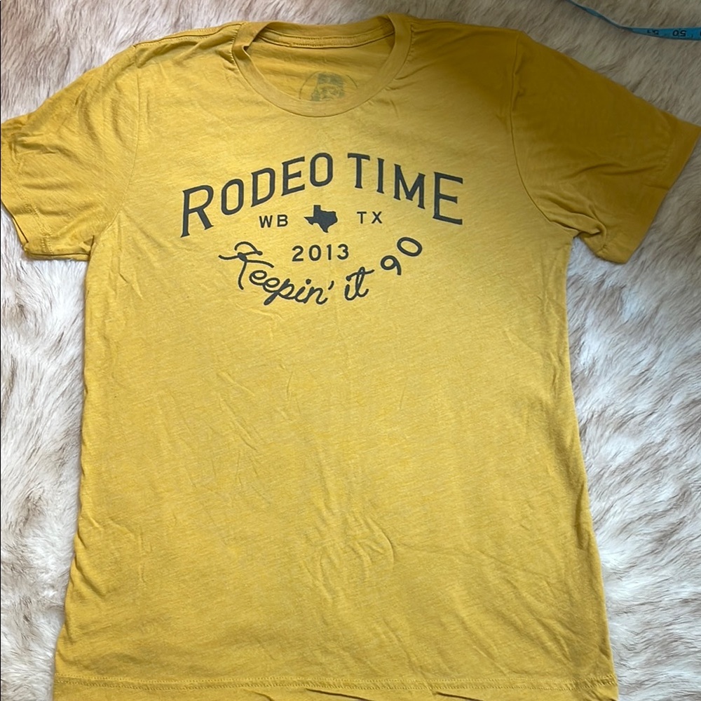 Vintage inspired T shirt! Super soft! Size small
